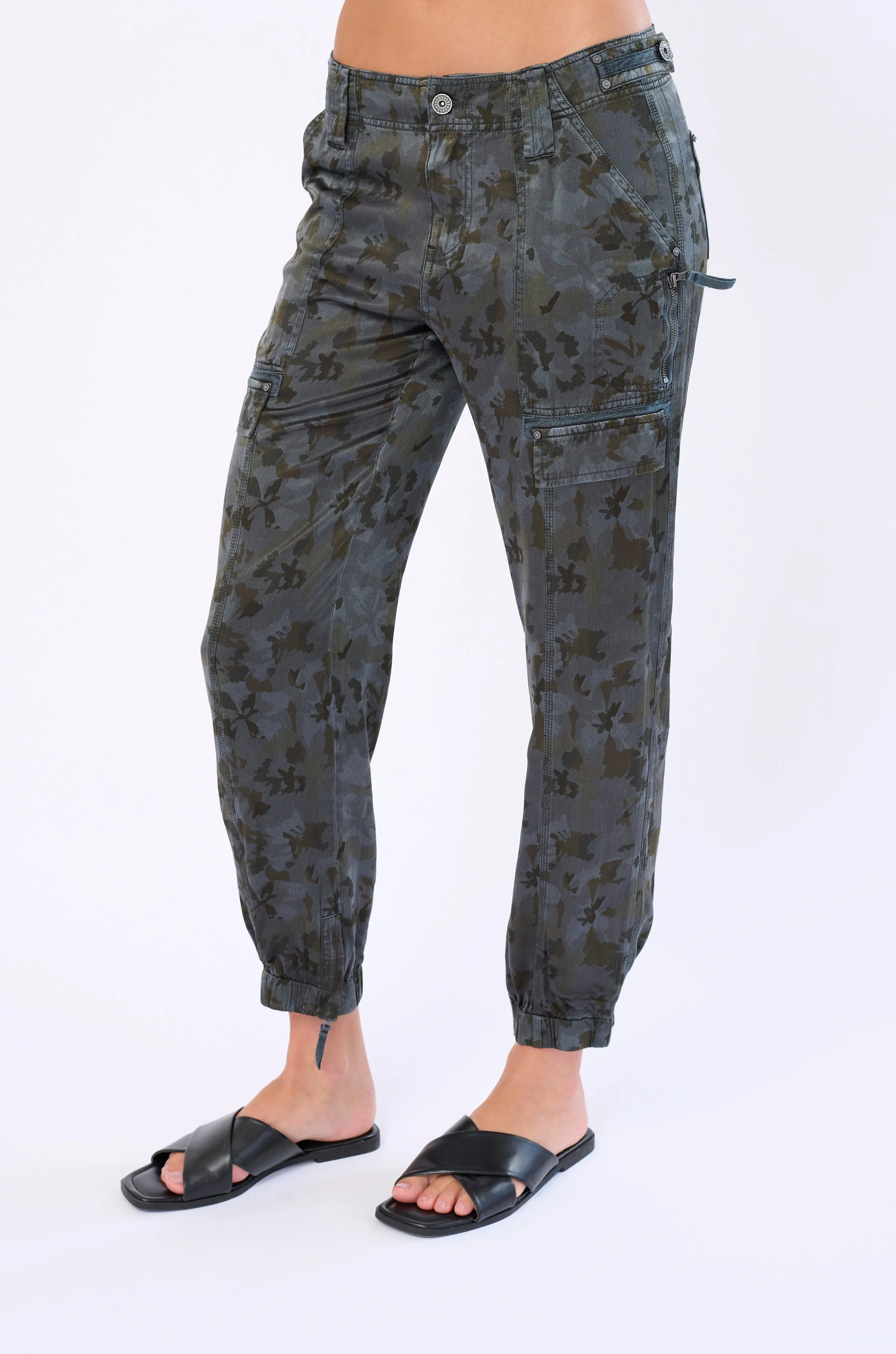 Axel Viscose Satin Jogger