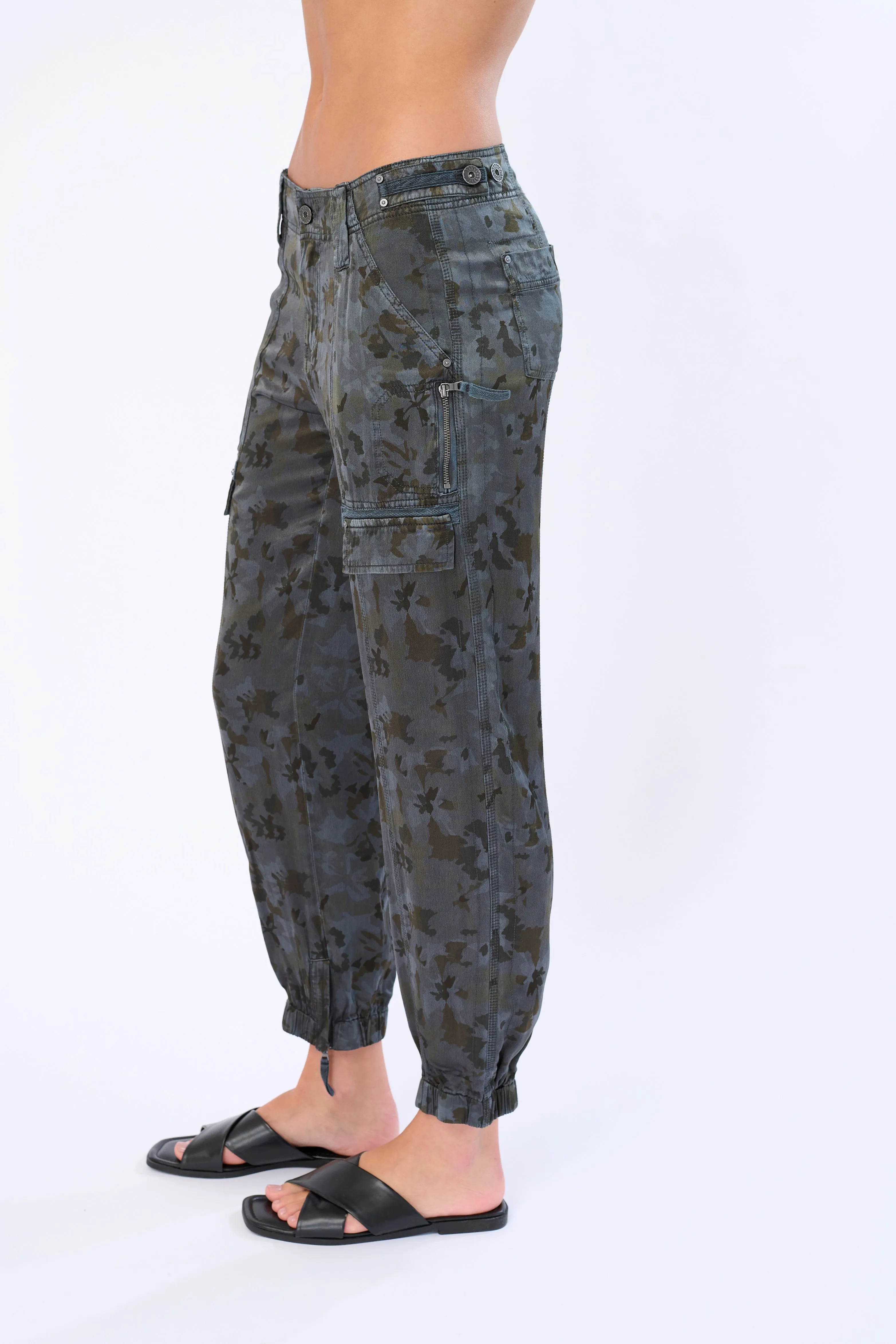 Axel Viscose Satin Jogger