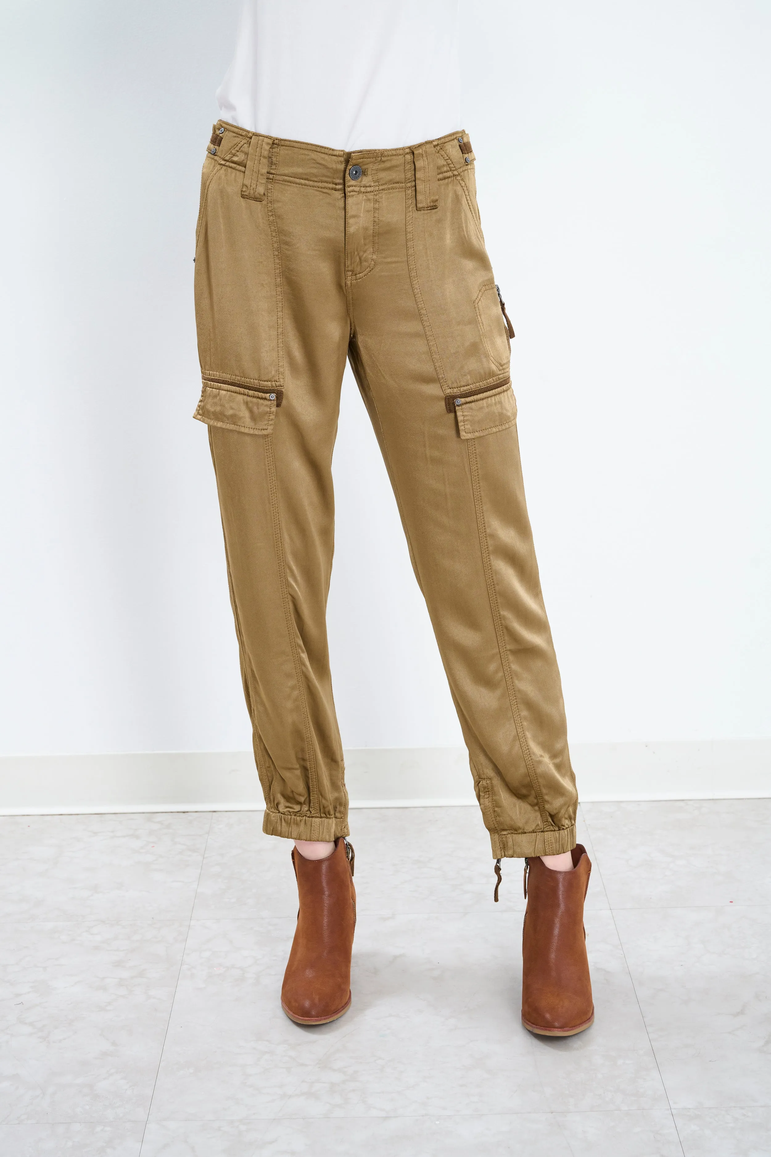 Axel Viscose Satin Jogger