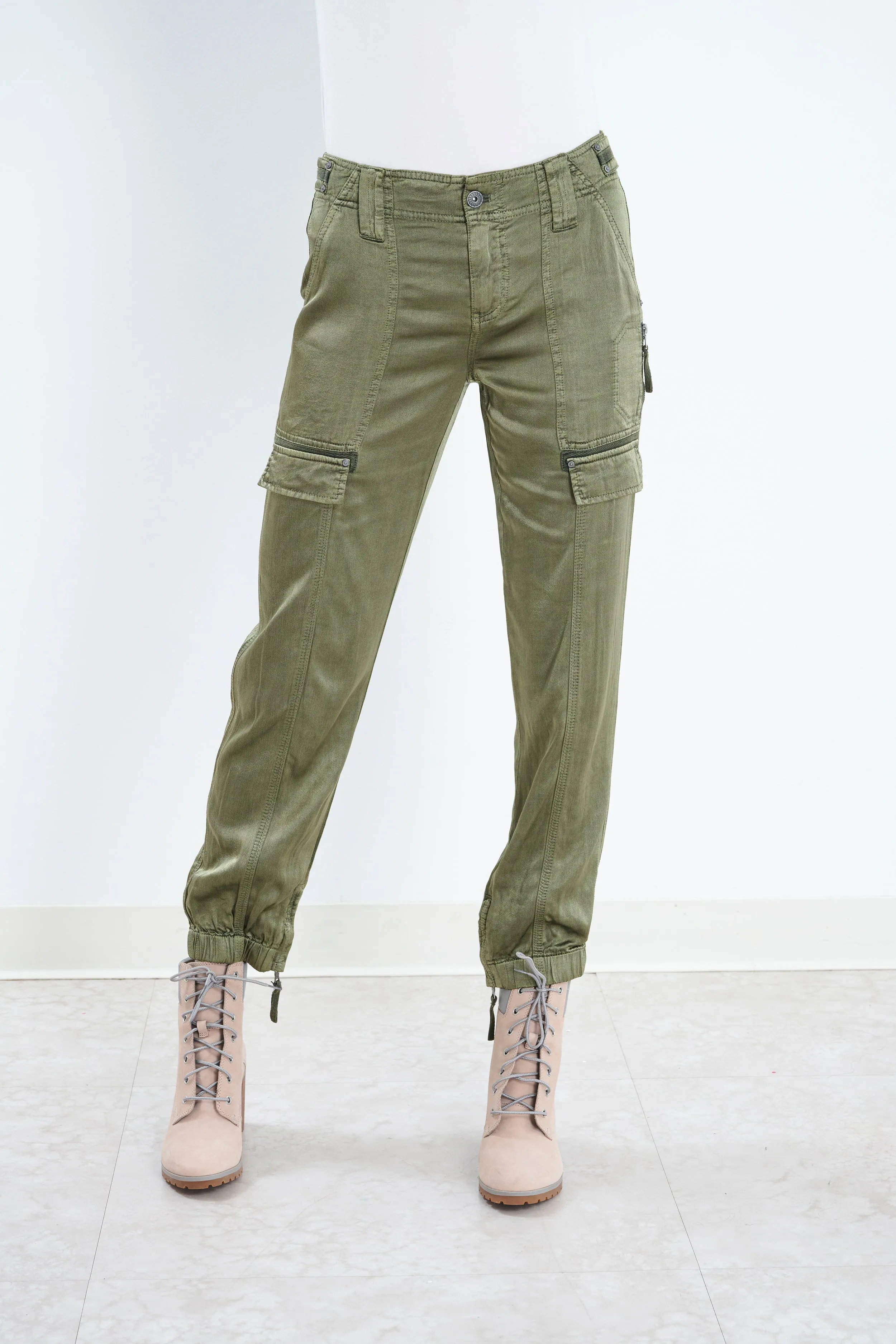 Axel Viscose Satin Jogger