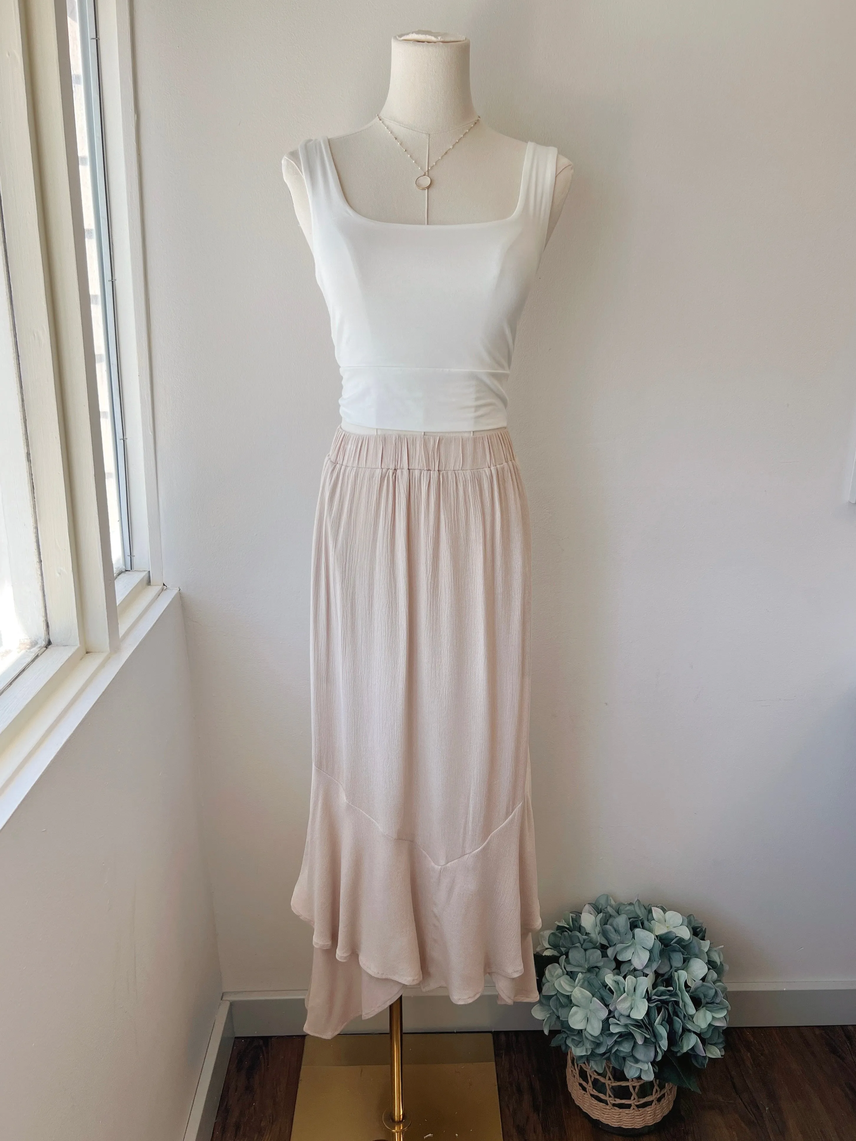 Hi-Low Ruffle Maxi Skirt (2 colors)